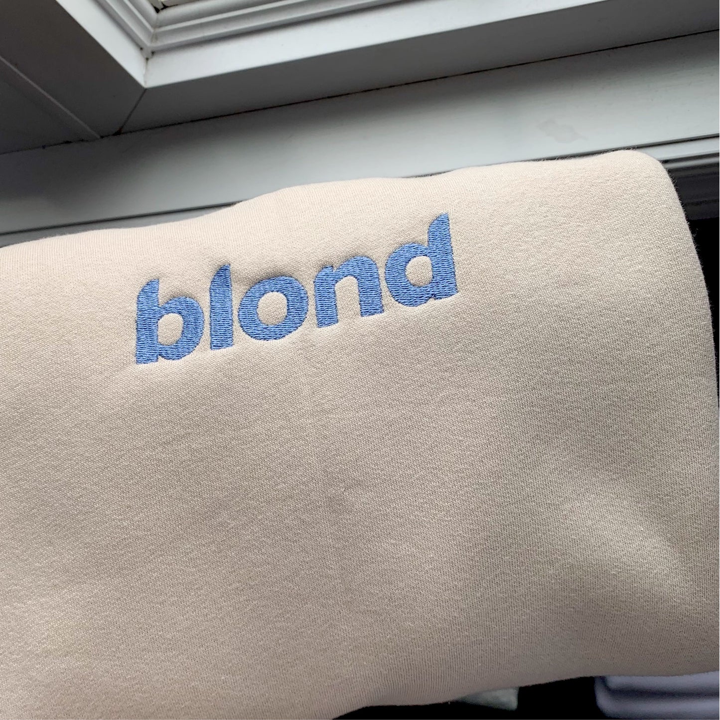 “BLOND” - word design